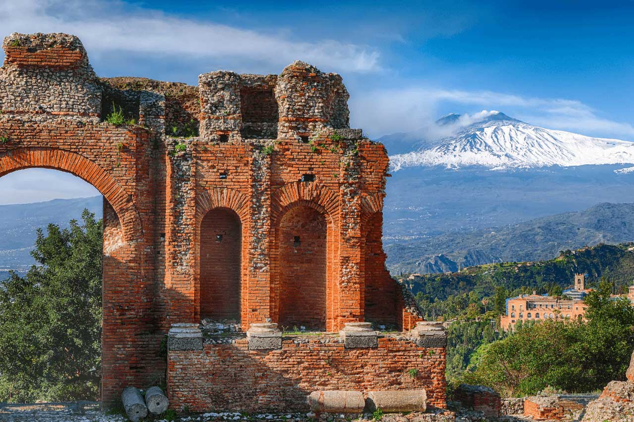 Taormina-La-Bussola-on-the-Road-2