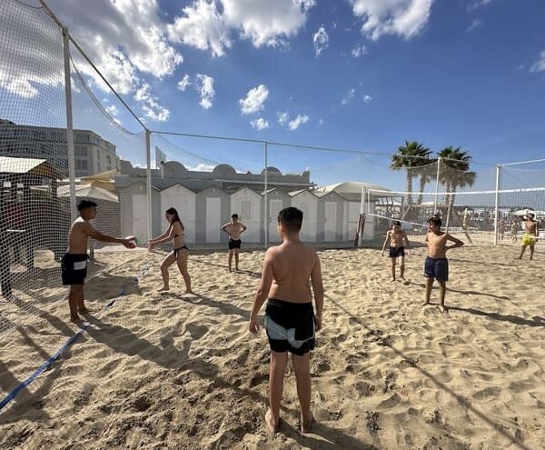 campo-estivo-riccione-beach-600x495