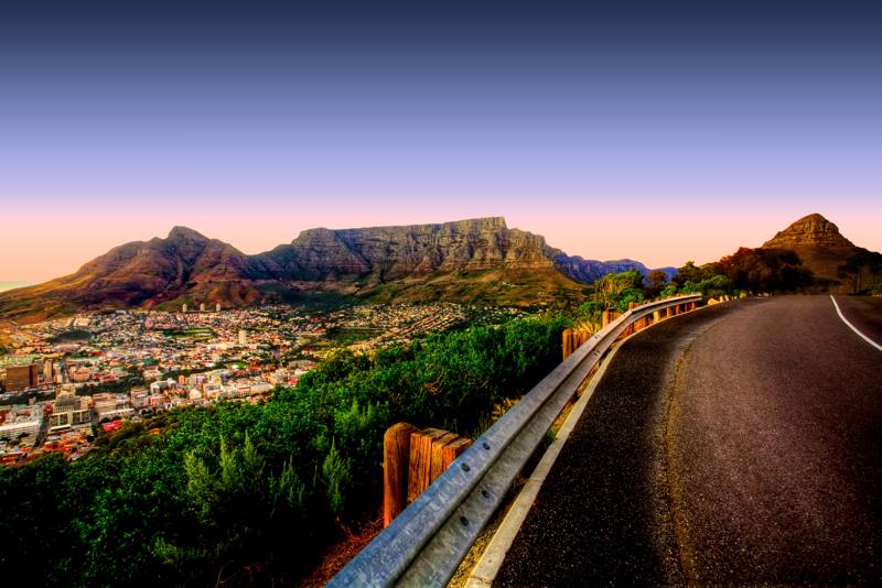 sudafrica-panorama-della-table-mountain-a-cape-town-da-signal-hill--800x534-10143