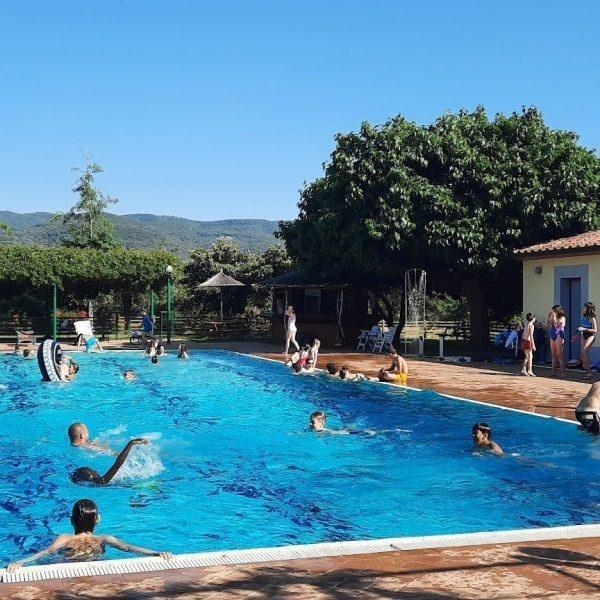 summer camp in toscana piscina