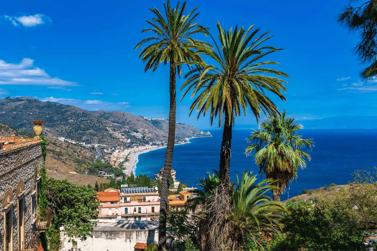 Taormina-La-Bussola-on-the-Road-6