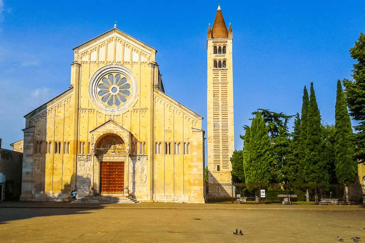 Verona-La-Bussola-on-the-Road-5