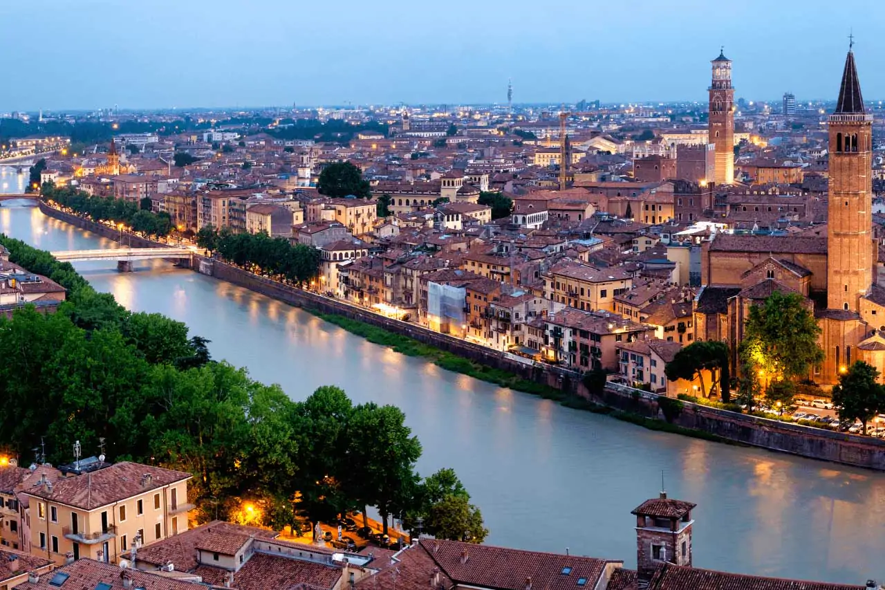 Verona-La-Bussola-on-the-Road-8