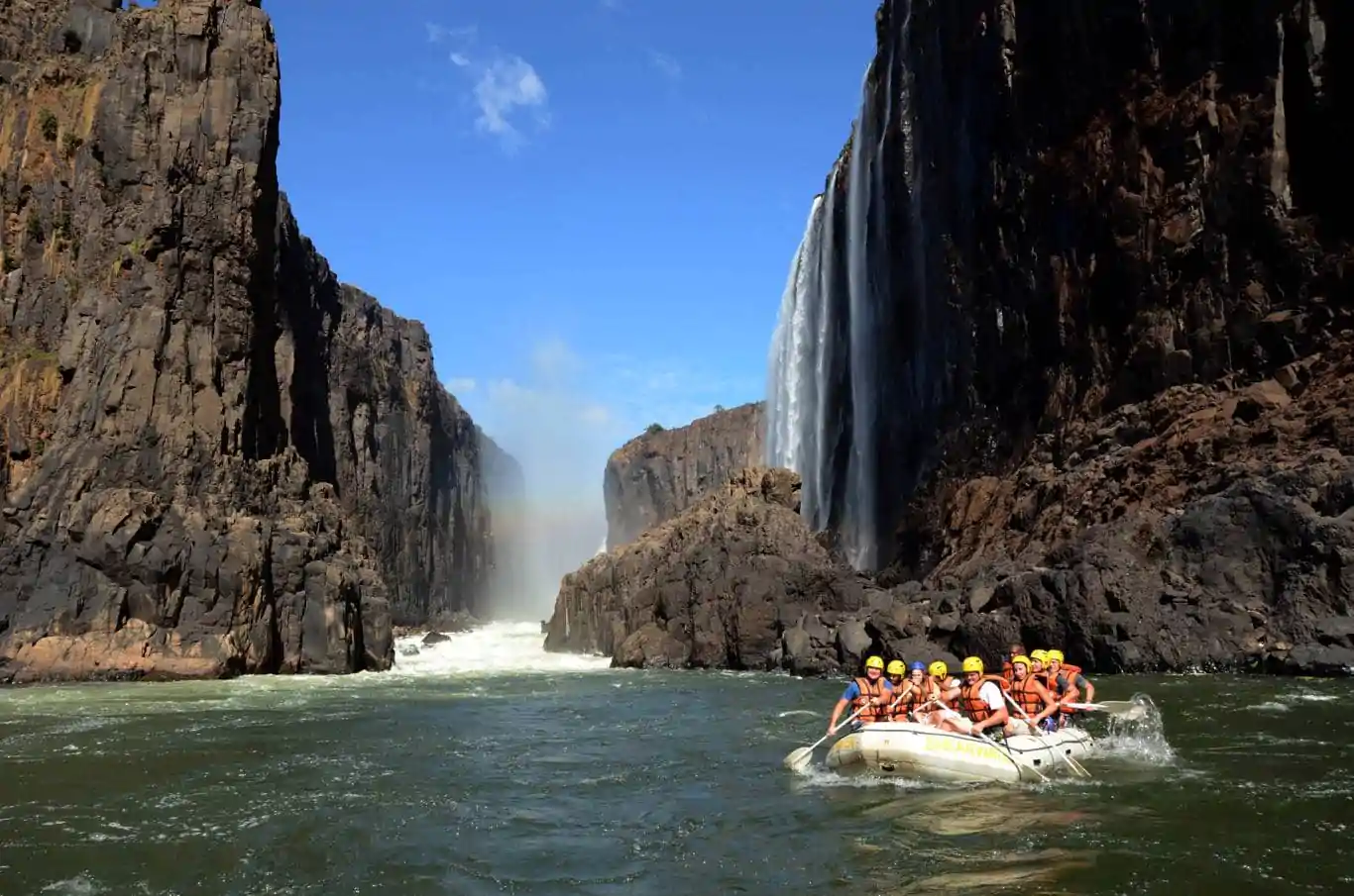 zimbabwe victoria falls low water rafting presso il fiume zambesi