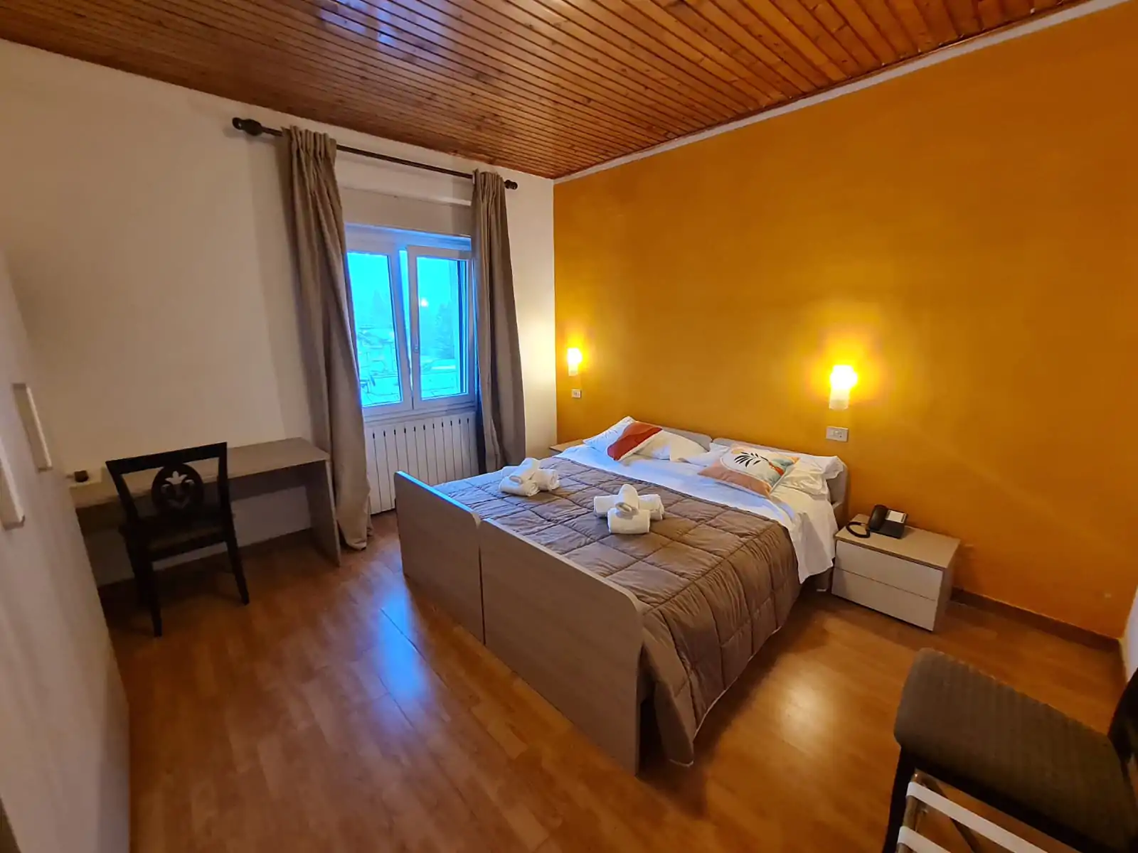 hotel excelsior camera